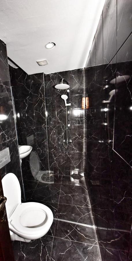 Lords Hostel & Pub Antalya Ngoại thất bức ảnh