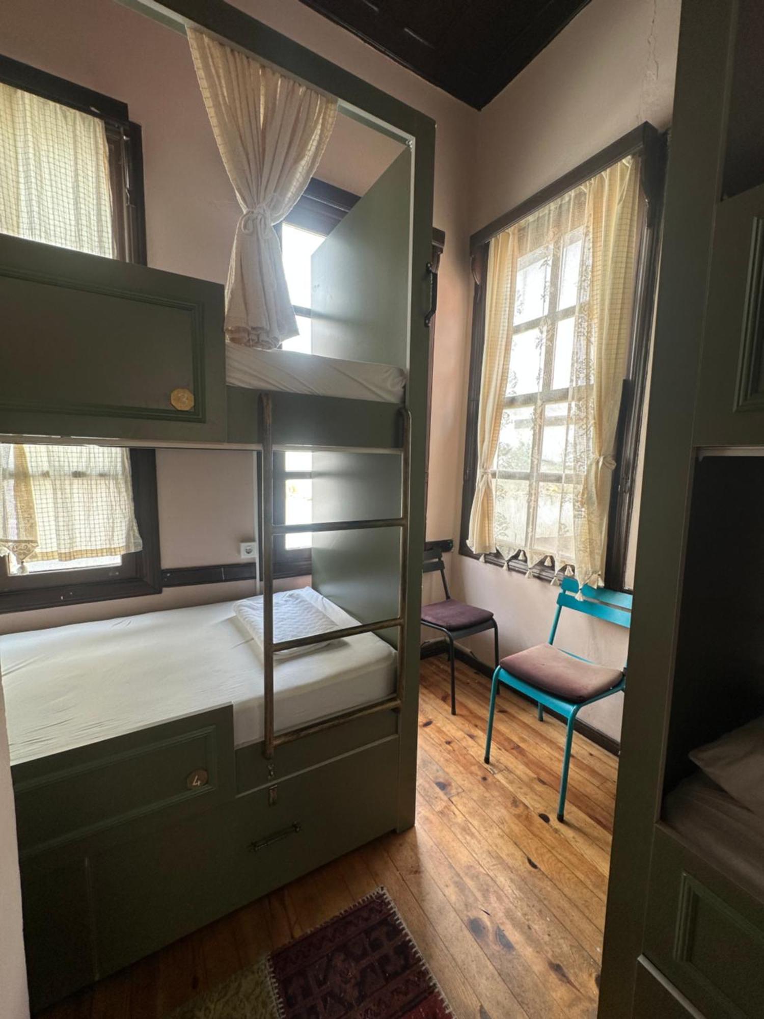 Lords Hostel & Pub Antalya Ngoại thất bức ảnh