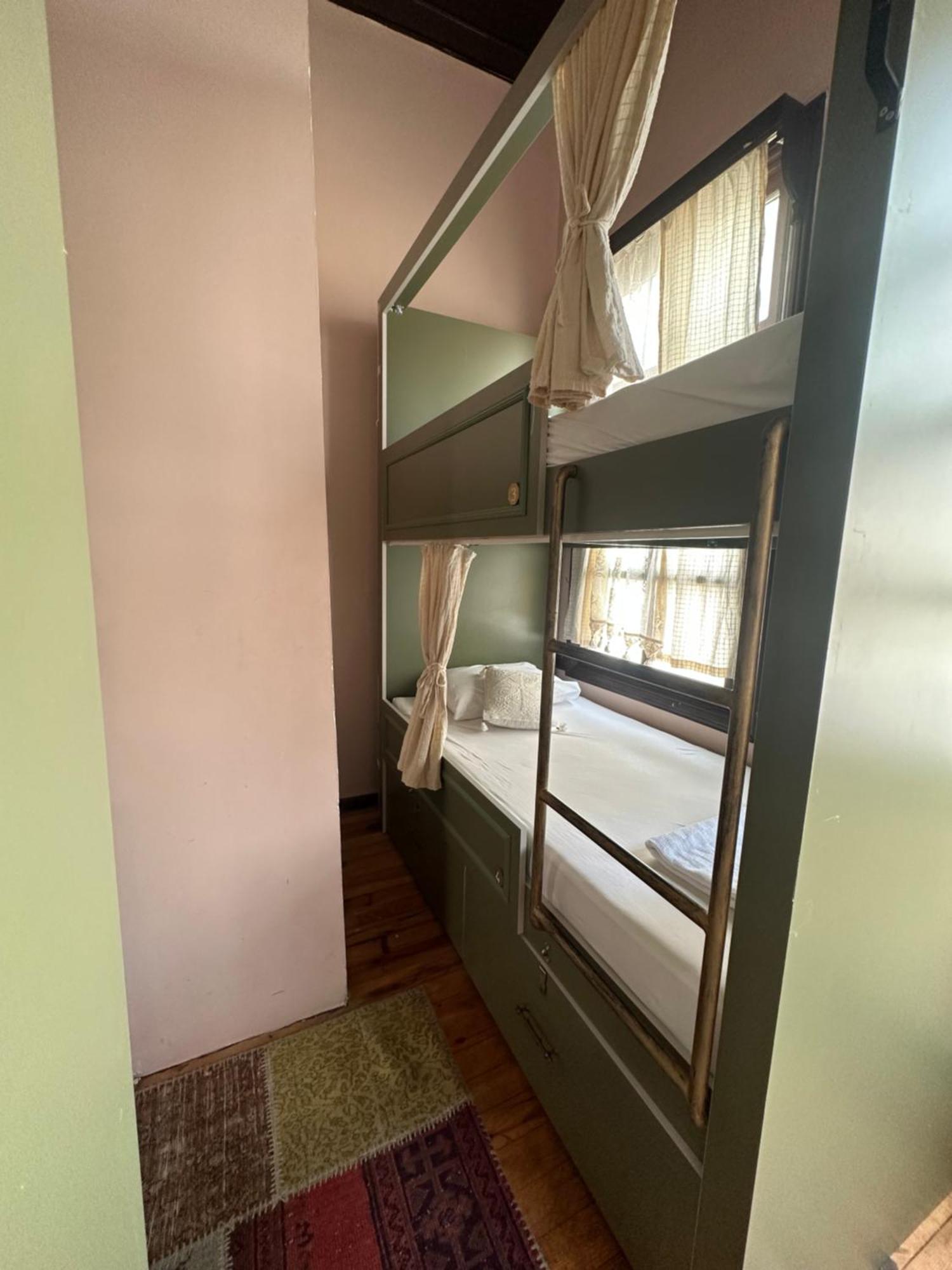 Lords Hostel & Pub Antalya Ngoại thất bức ảnh