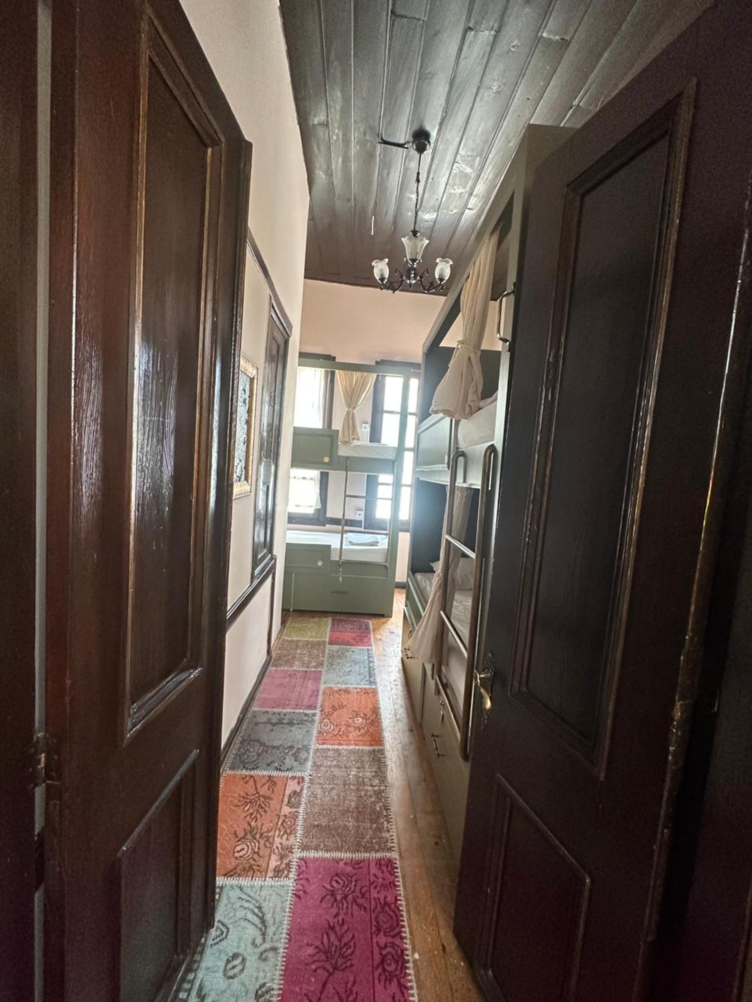 Lords Hostel & Pub Antalya Ngoại thất bức ảnh