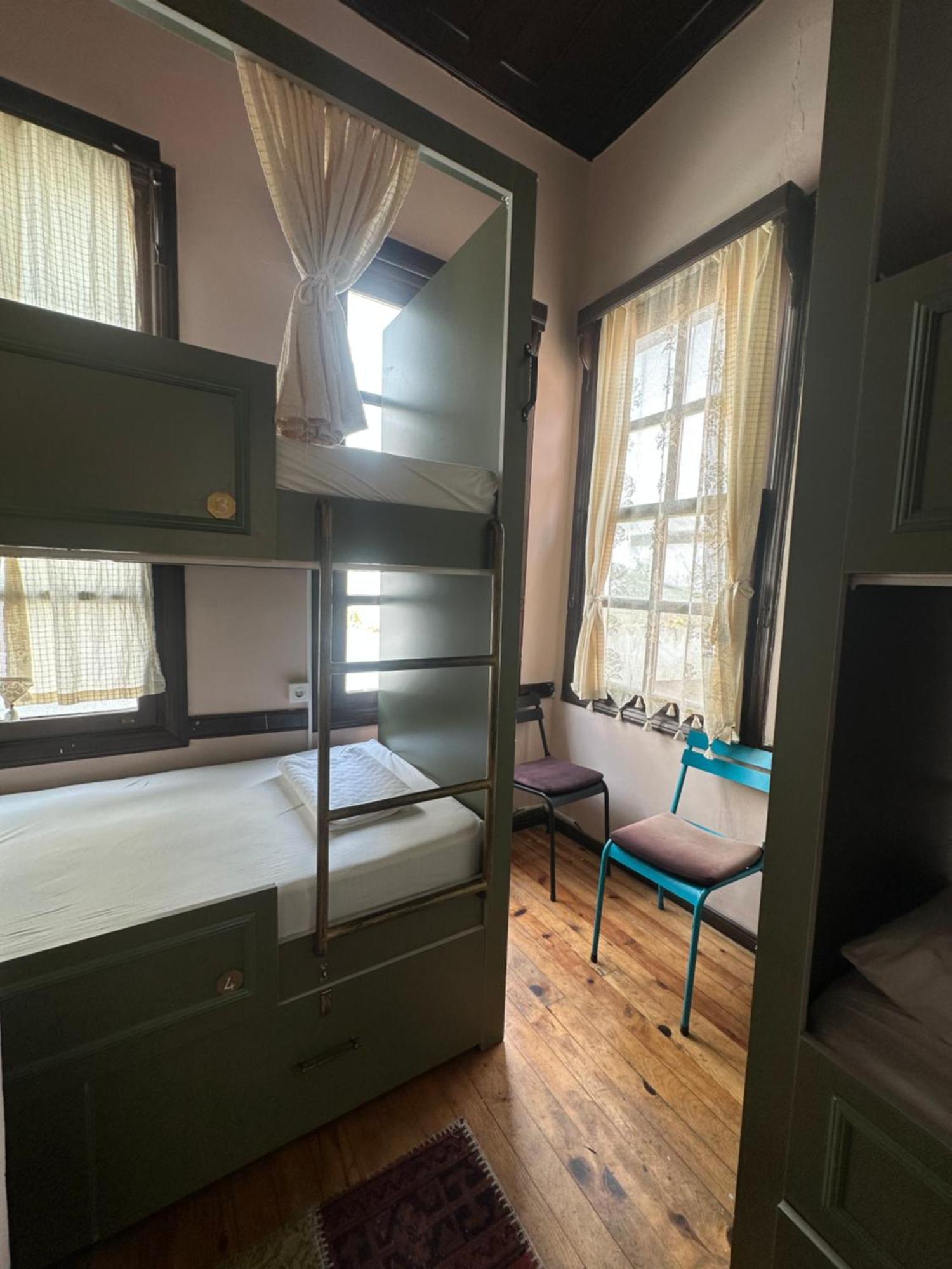 Lords Hostel & Pub Antalya Ngoại thất bức ảnh